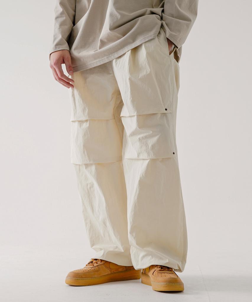 EZKATON Diving Nylon Pants Ivory Kmlp6734