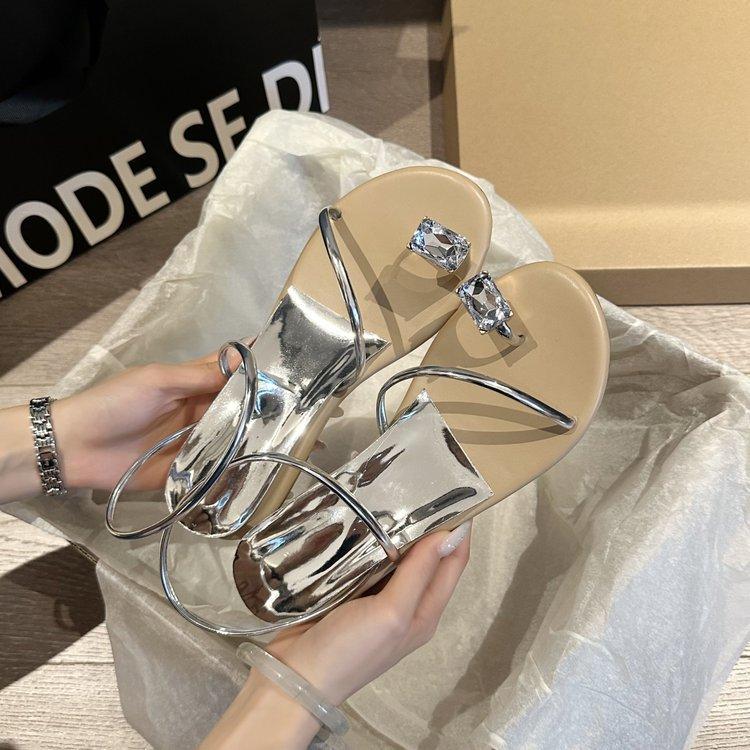 

[Youshilai] French rhinestone set toe slippers women 2025 new Internet celebrity beach slope heel flat sandals 35