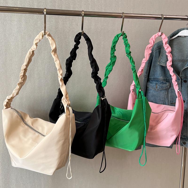 Korean Style Simple Cloud Shape Nylon Crossbody Bag With Puffed Design For Leisure