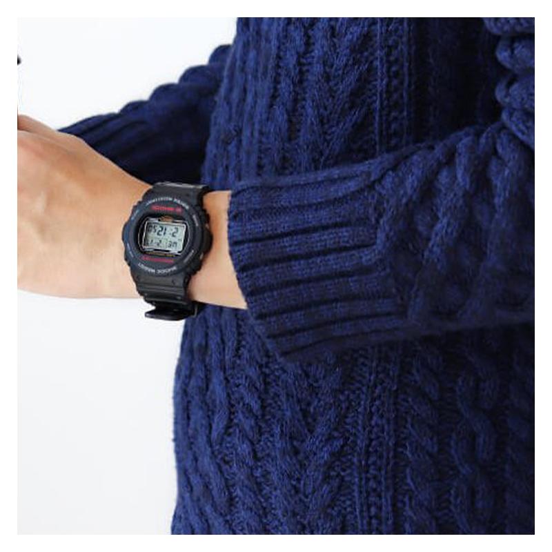 Casio G-SQUAD Series Classic Series Fashion Trendy Retro LCD Display Square Dial Sports Waterproof Quartz Movement Resin Strap Japanese and DW-5750E-1