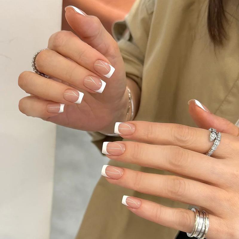 24Pcs Nude Short Square Press On Nails White Heart Print Valentine Full Cover False Nail Tips
