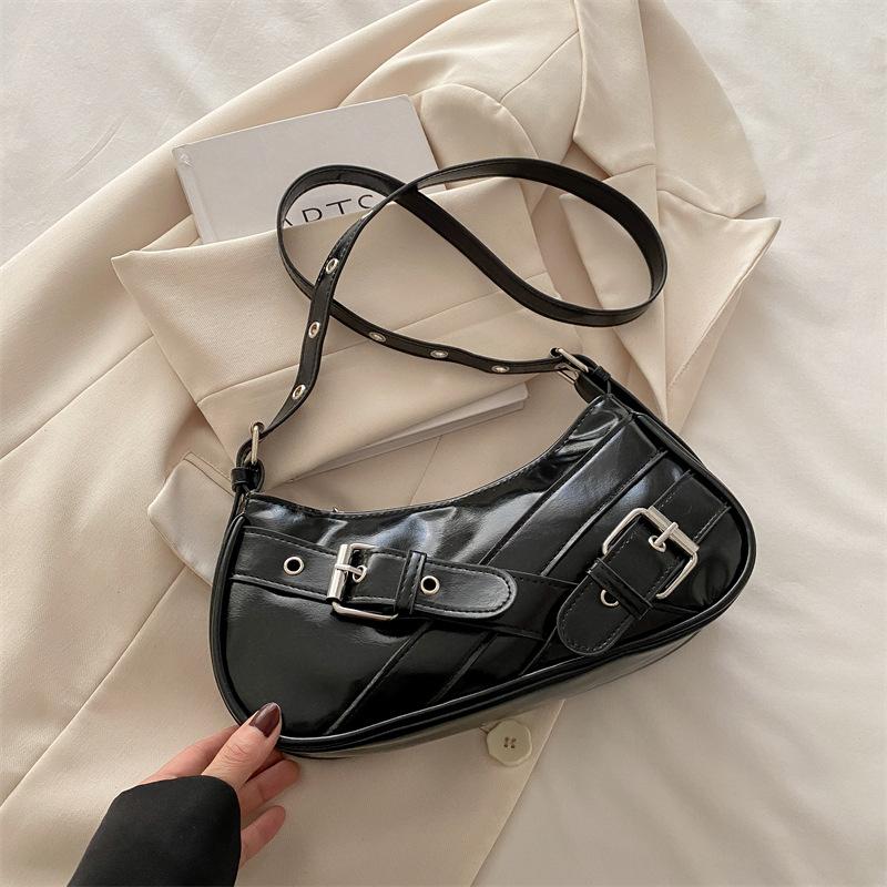 Fashion High Sense Underarm Bag Women's 2025 Spring and Summer New Locomotive Bag Niche Simple Commuter Shoulder Bag