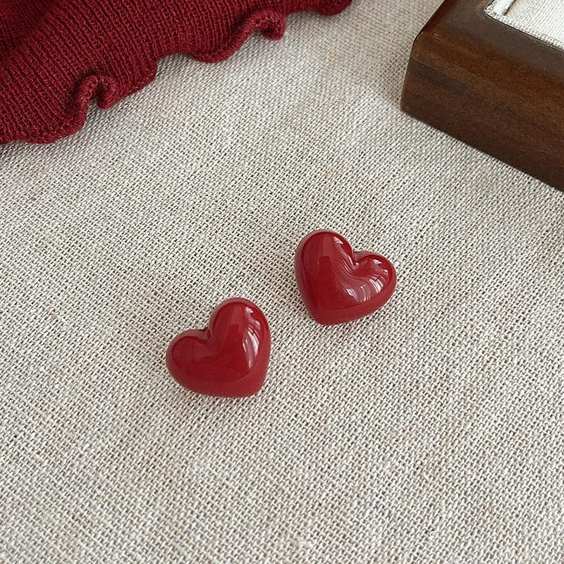 Beanie Pearl Stud Earrings in Vintage Red, Suitable for Ear Piercing, Ear Barb Without Removal Jewelry.