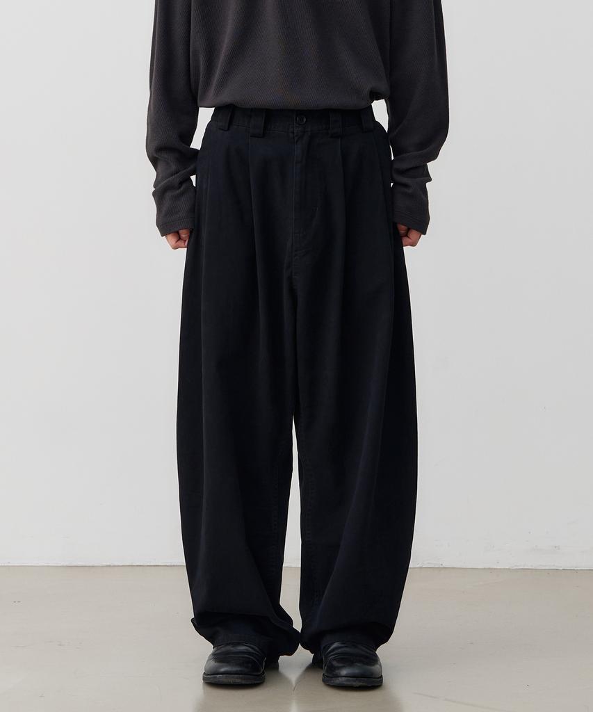 KNOUUN Wide Tapered Chino Pants (Black)