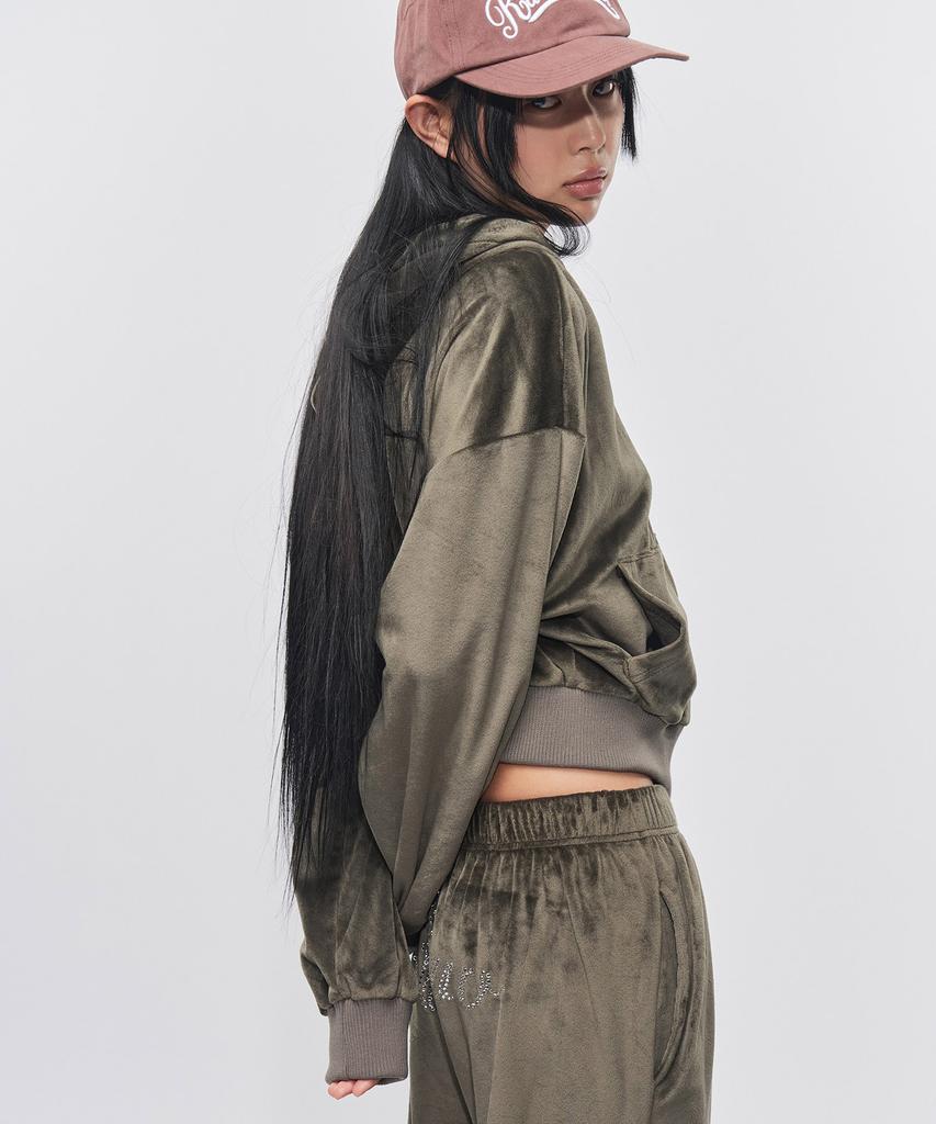 RAWMANTICS Smooth Velvet Cubic Logo Jogger Pants Khaki