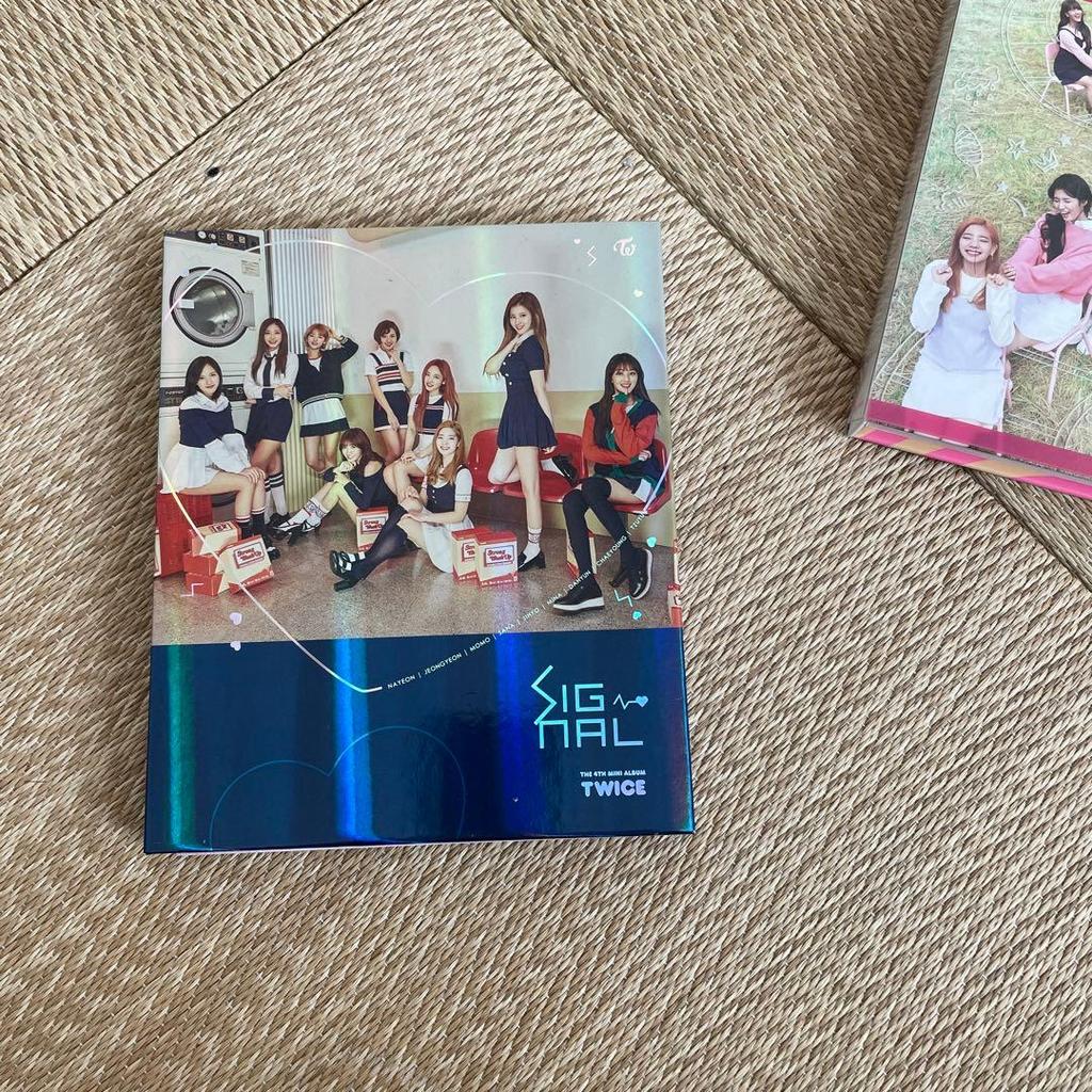 [GEBRAUCHT] TWICE CDs und Bücher
