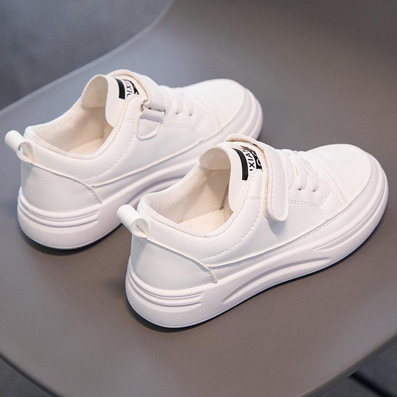 Детская минималистичная и модная низкая обувь на липучке для спорта и отдыха. Маленькие — фото 13