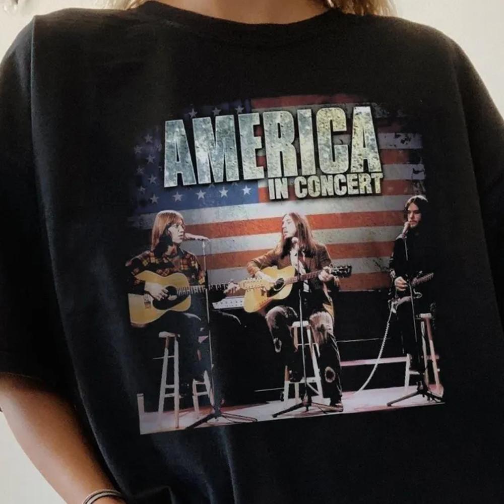 

VTG America band in concert T-shirt short sleeve All sizes S to 5Xl JM549 Unisex T-Shirt XXXXL