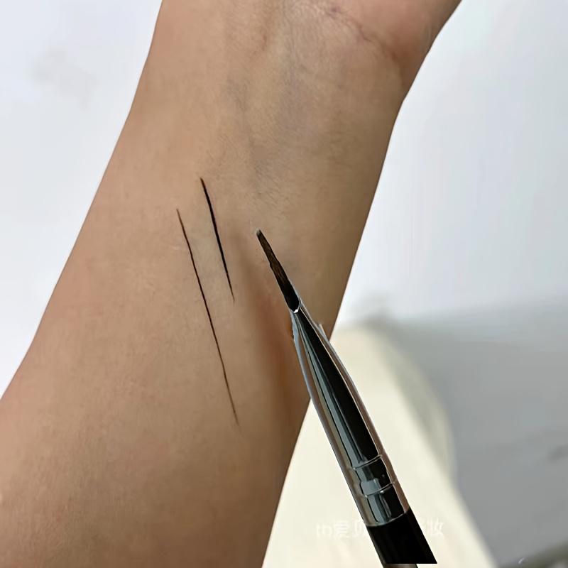 Angled Eyebrow Brush with Nylon Bristles - Precision Tip for Sharp Definition, Oval Shape Ideal for Makeup Application Tools