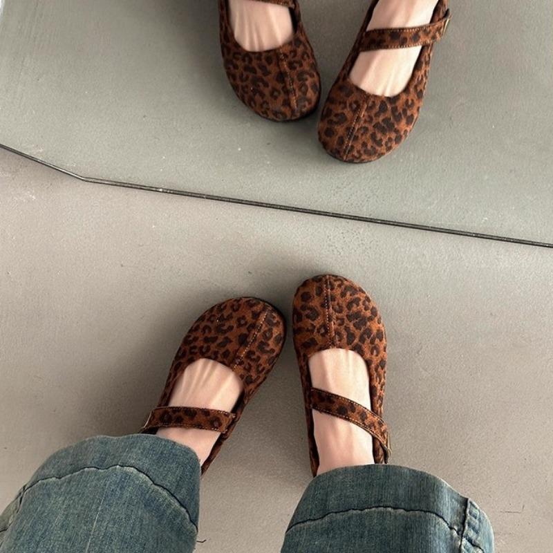 

Autumn with skirt soft-soled Mary Jane shoes new red retro round head shallow mouth flat-soled single shoes women 40 цветной печати леопарда