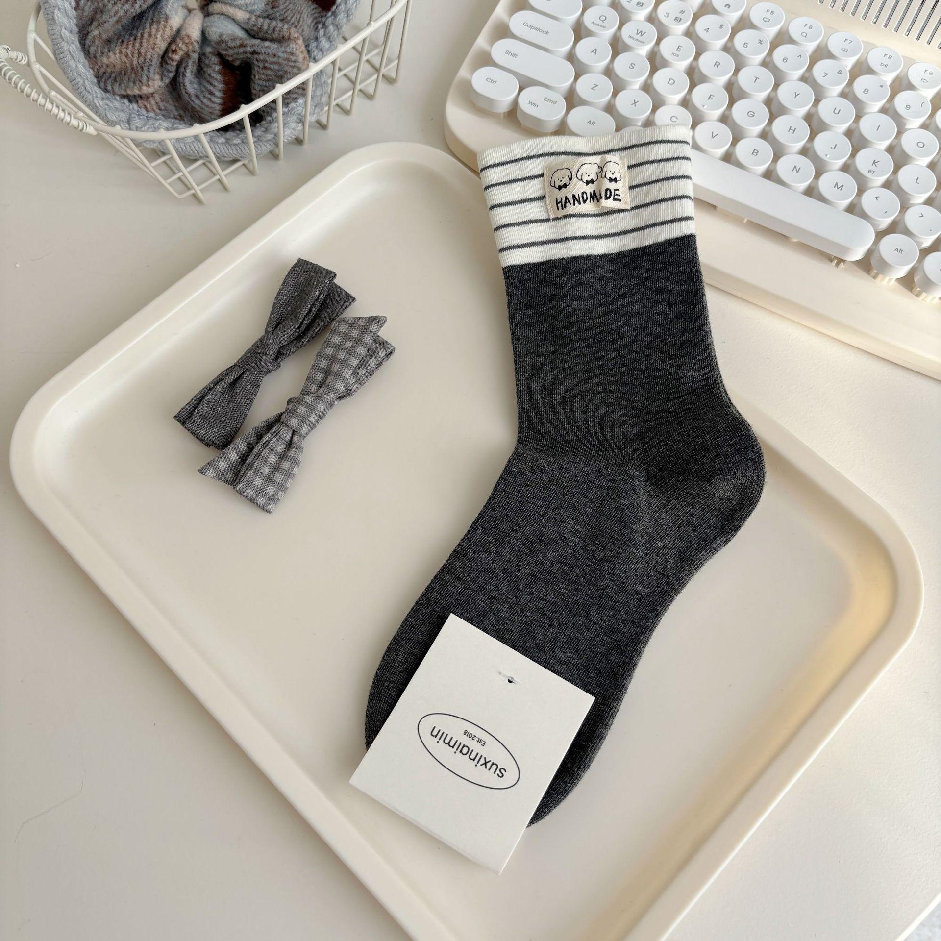 

Женские осенние мультяшные милые носки средней длины из хлопка с логотипом в виде собаки, в полоску, в горошек, контрастных цветов 1 pair