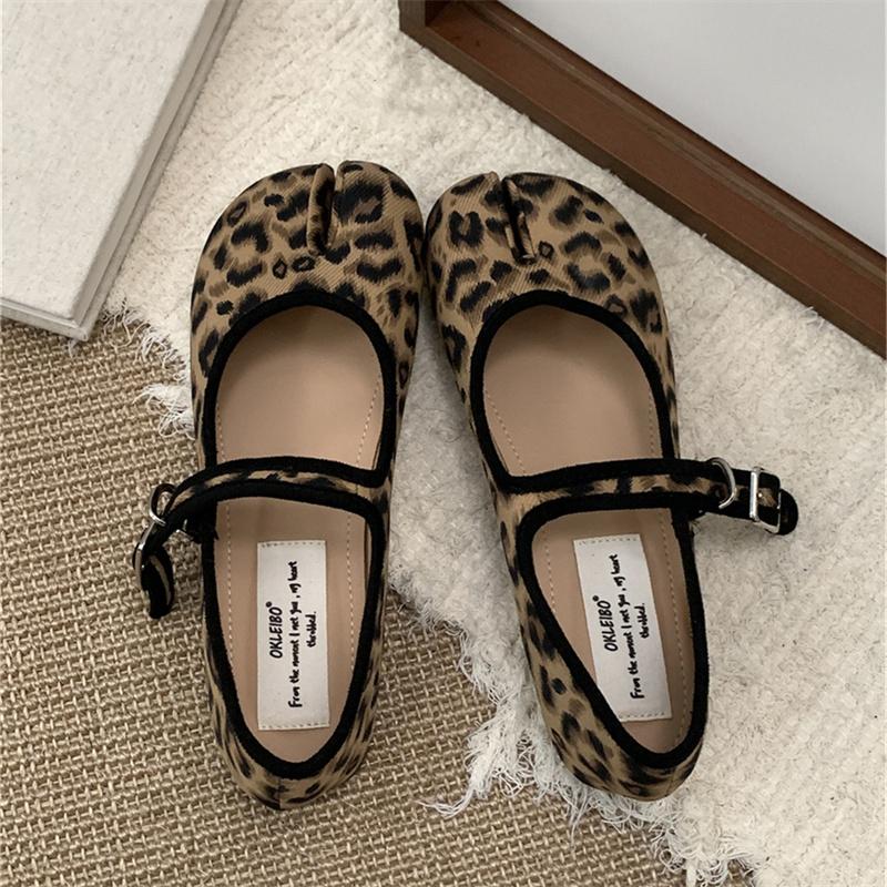 Fashion IPPEUM Women Ballet Flats Velvet Red Split Toe Shoes Buckle 2025 New Summer Mary Janes