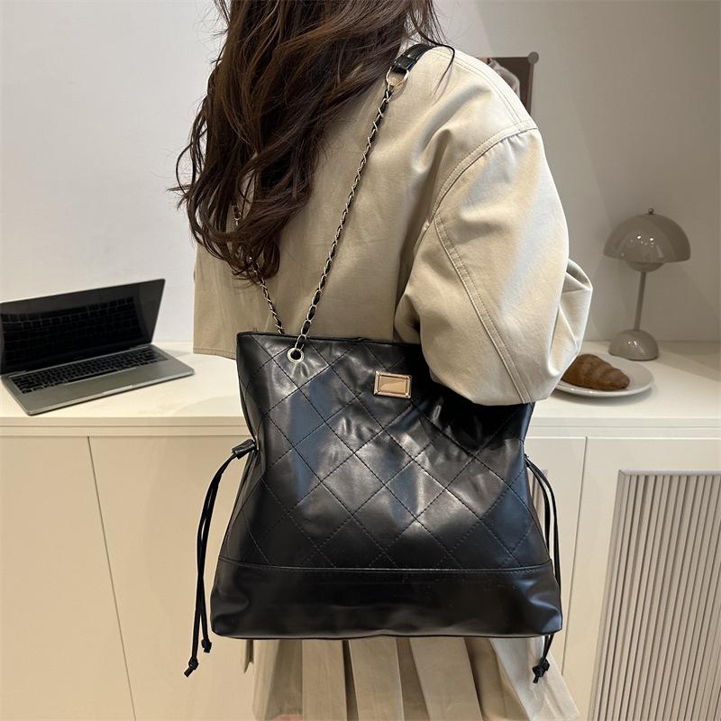 Trendy Suede Diamond Pattern Vintage Chain Bucket Bag Contrast Color Shoulder Bag Handbag