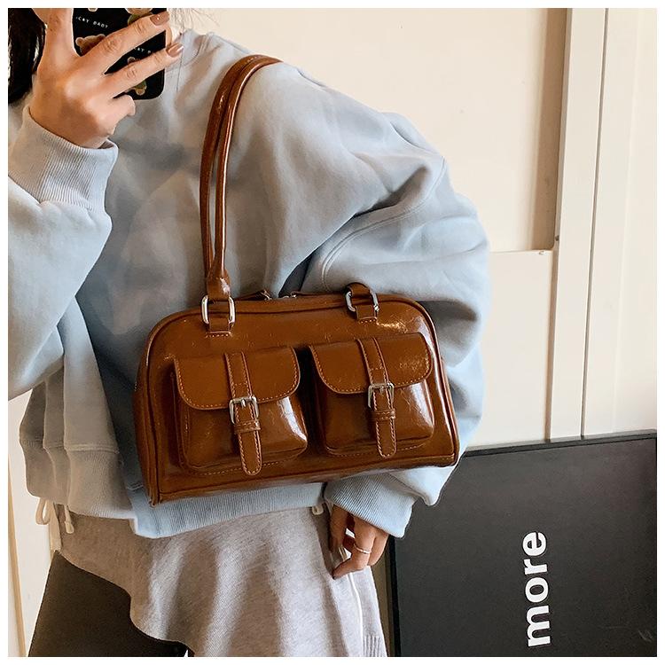 Vintage Boston Oil Wax Leather Pillow Bag Women 2025 New Commuter Bowling Bag Handbag Shoulder Bag