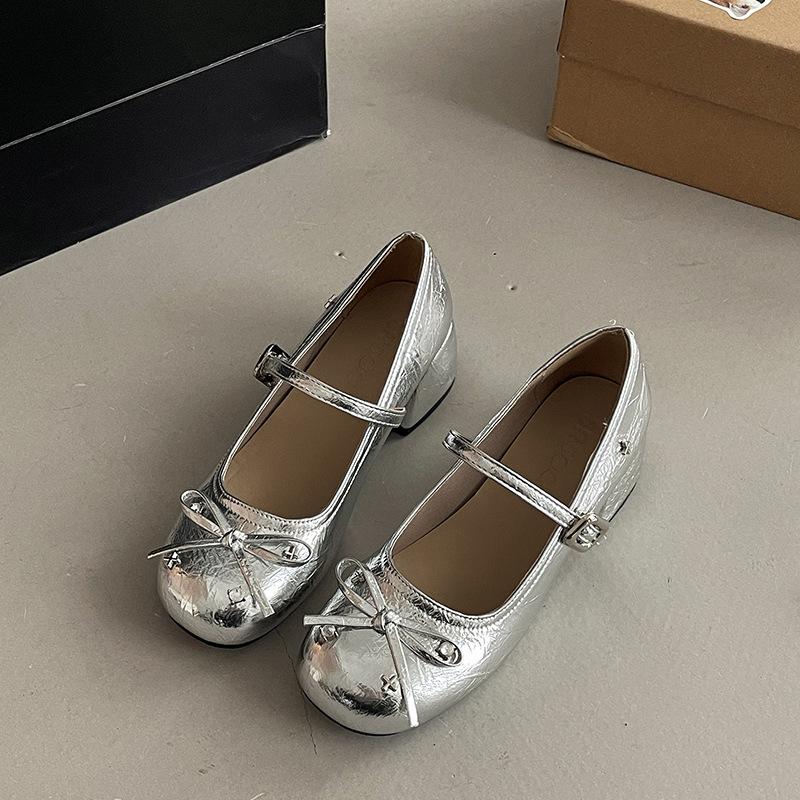 Retro Rivet Bow Mary Jane Shoes French Women 2025 Summer New Simple and Versatile Small Leather Shoes Single Shoes
