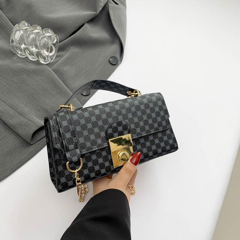 Retro Summer Handbag Women's 2025 New Casual and Beautiful Personalized Women's Bag Fashion Trend Shoulder Small Square Bag