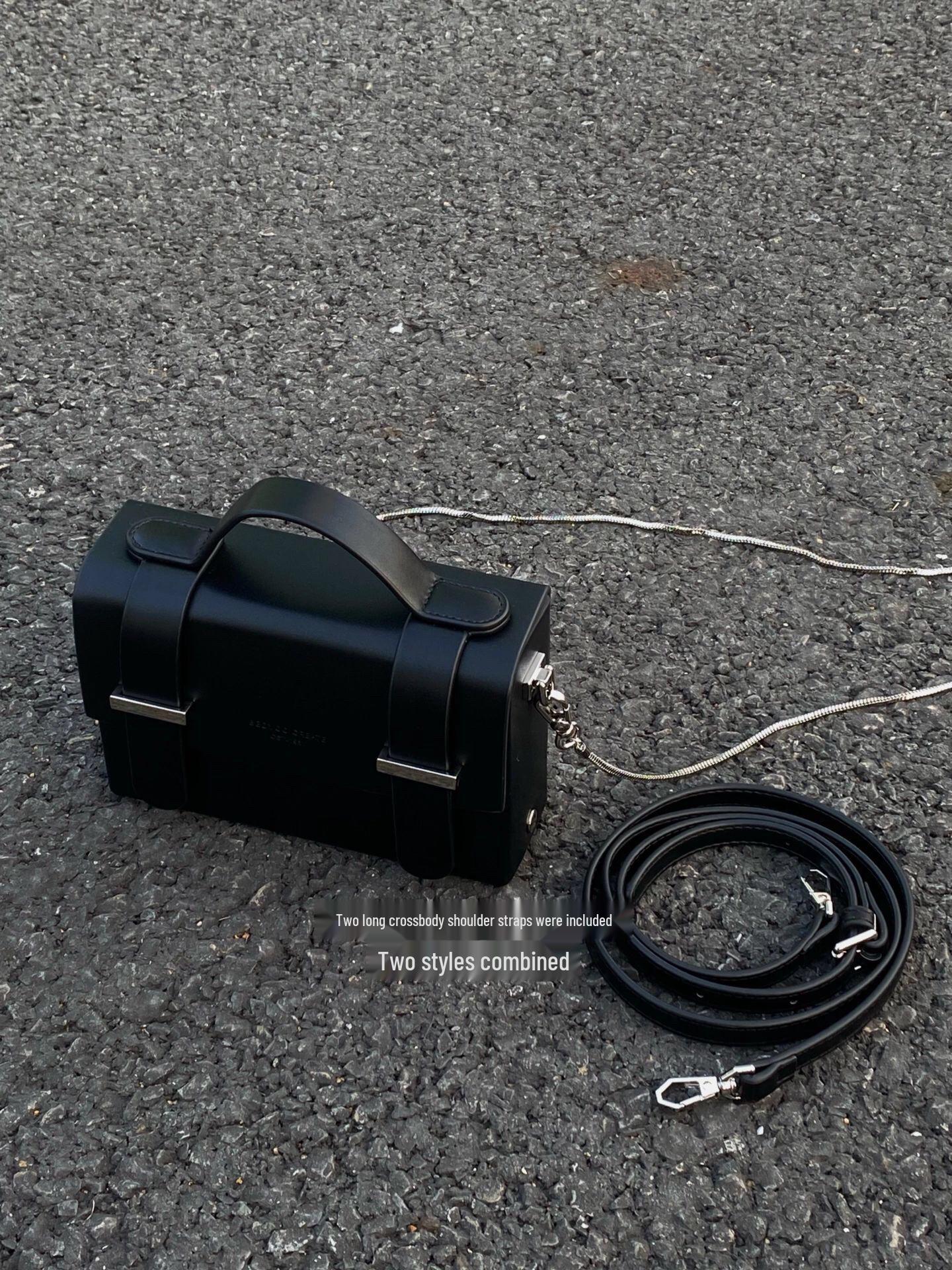 

2024 Ранняя Осень Черная Женская Универсальная Маленькая Квадратная Сумка Кроссбоди На Плечо Кембриджская Сумка чёрный