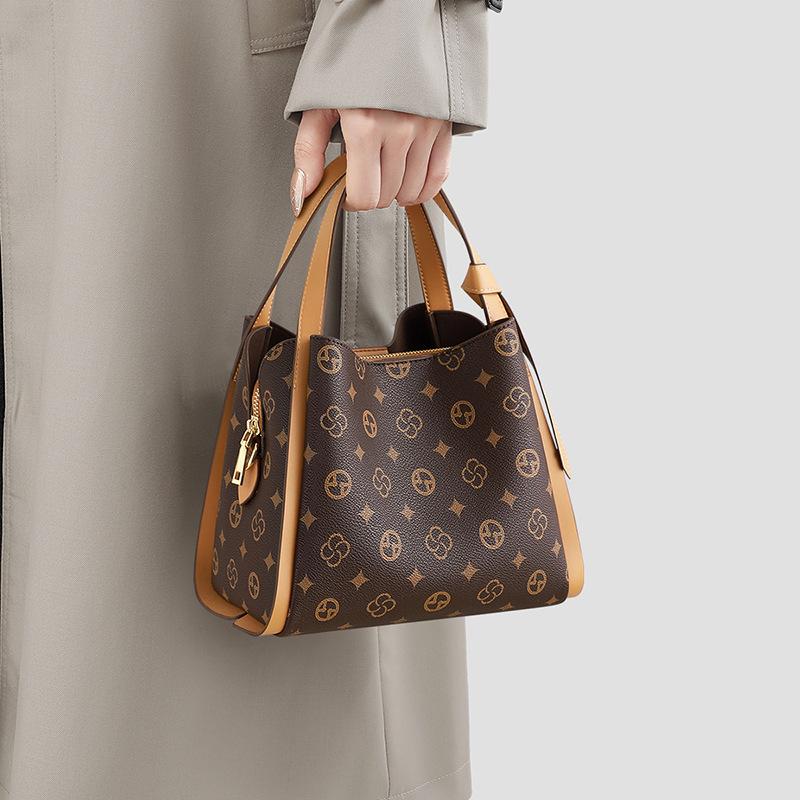 

Bag Women S Bag High-End Light Luxury Niche Messenger Bag Personalized Printing Shoulder Handbag темно-коричневого кольору