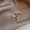 Elegant Pearl Brooch - High-End Minimalist Clothing Accessory