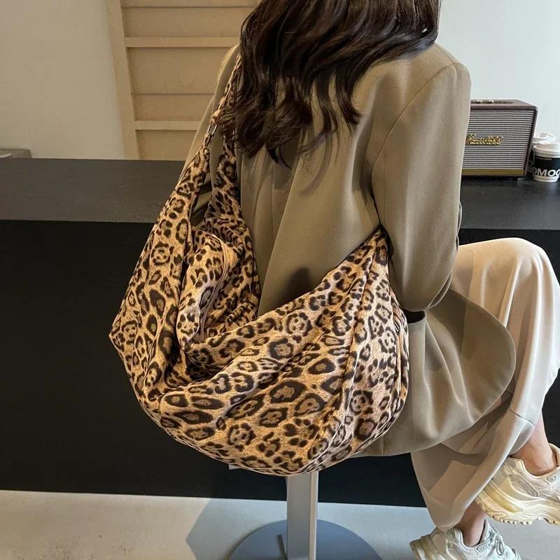 Simple Nylon Casual Large Capacity Leopard Print Crossbody Bags High-quality Shoulder Bags Zipper Fashion Commute