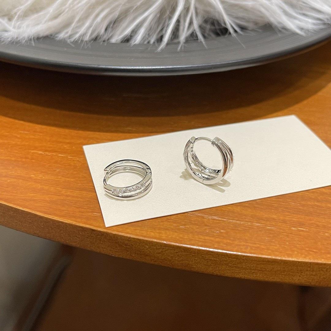 Chic Silver Double-Layer Ear Cuff: Elegant, Versatile Fashion Earrings for Women
