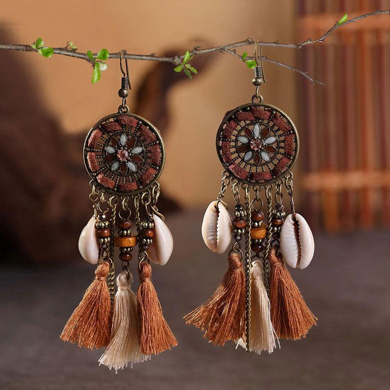 Boho etnické náušnice s třásněmi pro sváteční cestovní fotografii