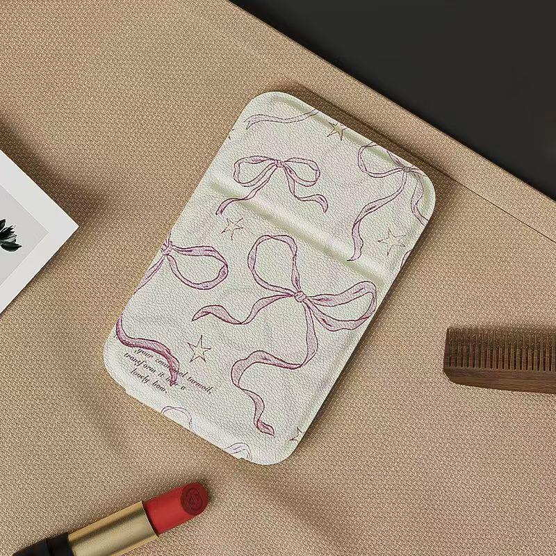 Prenosné skladacie mini zrkadlo na make-up: Kompaktné kozmetické zrkadlo pre ženy