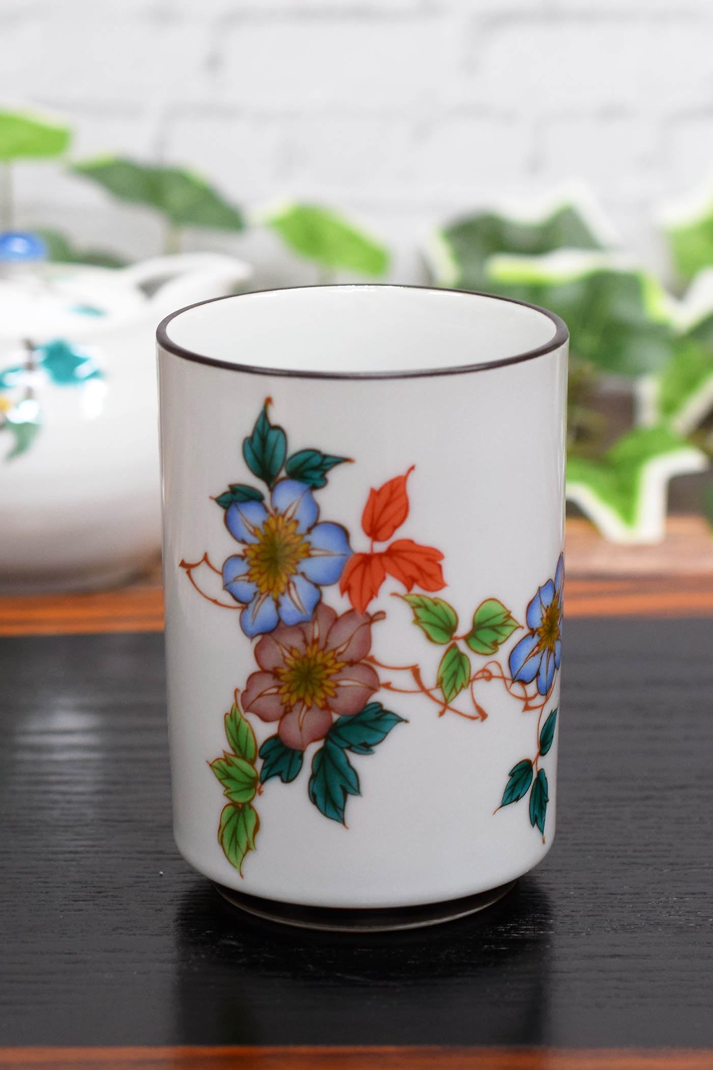 

Waza no Kura Large Kutani Ware Teacup, Tessen Design, Ceramic, Brand Name, Japanese Tableware, Made in Japan