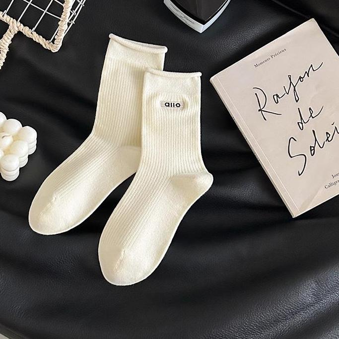 Women's Fall New Solid Color Embroidery Letter Boneless Tube Pile Socks