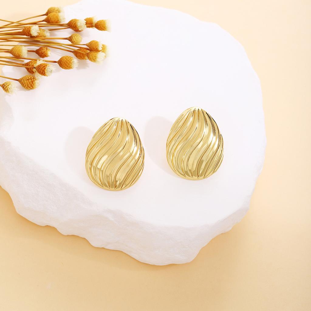 Spiral Maple Leaf Love Hollow Irregular Earrings, Heavy Industry Advanced Sense Metal Style Fashion Temperament Earrings