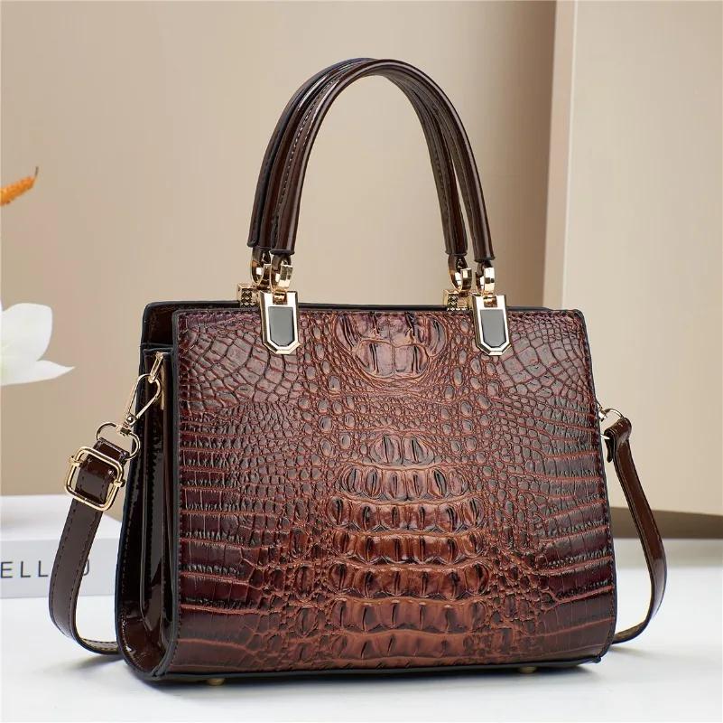 Classic Retro Women Shoulder Bag Large Capacity Crocodile Pattern Crossbody Bag Luxury Brand Designer Handbag Commuting Tote Bag