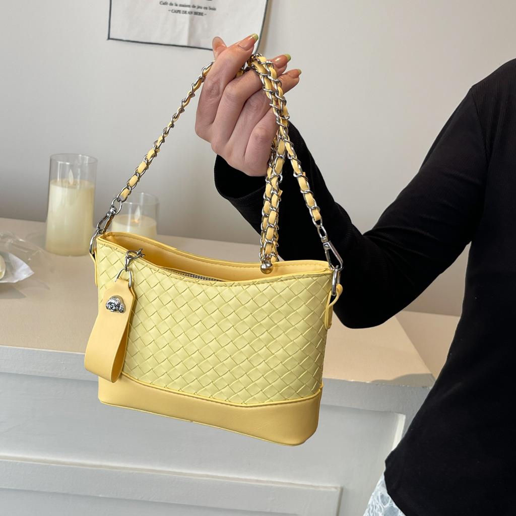 2025 Summer New Weaving Crossbody Bag Fashionable And Casual Small Bucket Bag Women'S Shoulder Bag