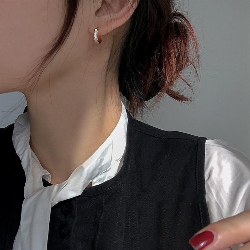 High-End 2023 Trend: Simple Shell Champagne Silver Earrings - Cold Style Design