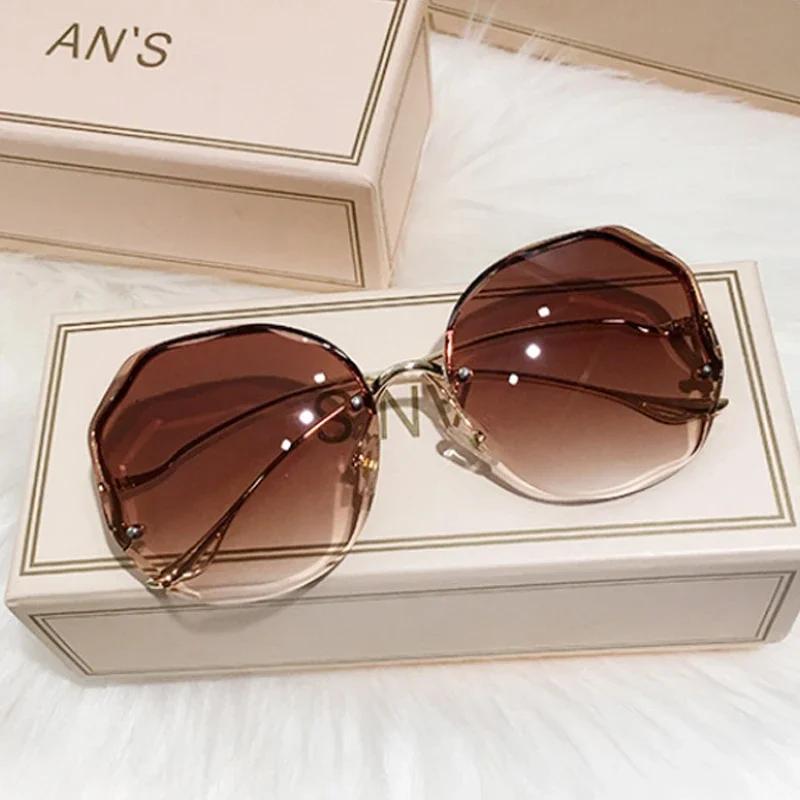 Elegant Square Sunglasses Women Men Designer Mirror Travel Shades Casual Outdoor Sun Glasses Unisex Fashion UV Protection