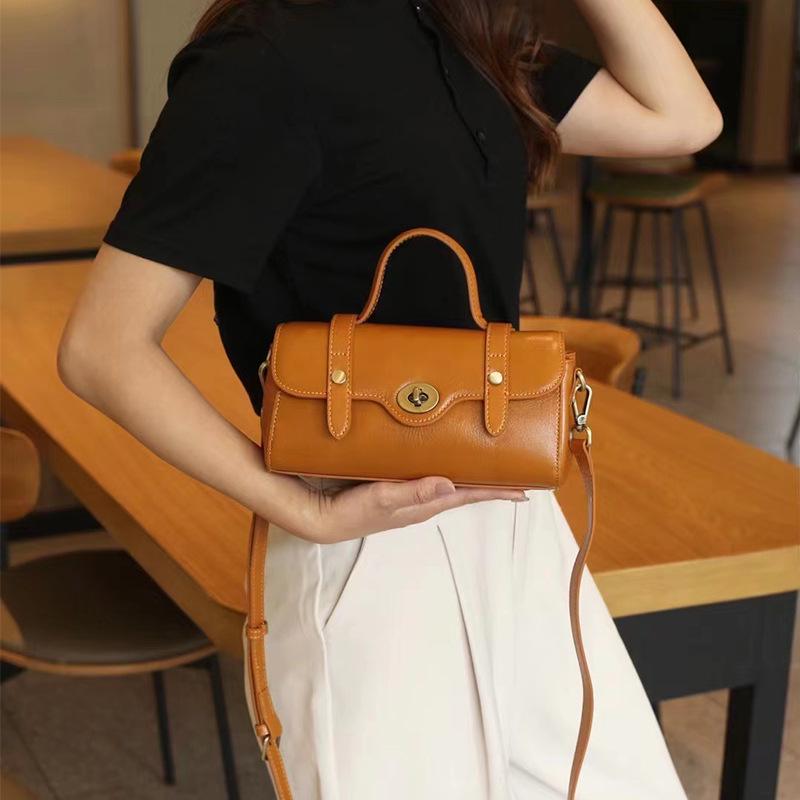 

2023 Vintage Women s Vegetable Tanned Leather Cambridge Bag - Casual Top-Grain Shoulder & Crossbody Handbag
