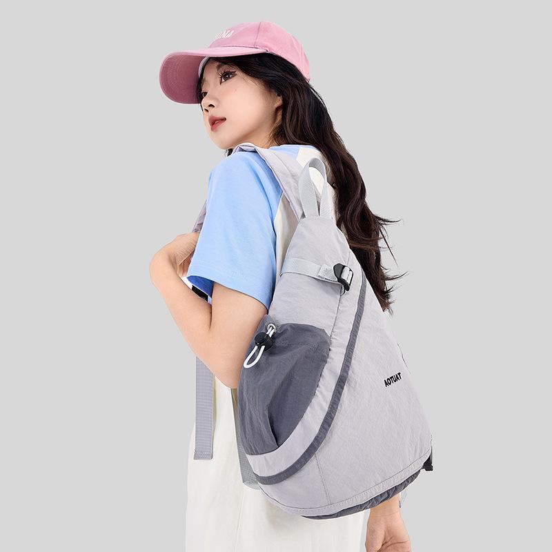 Outdoor messenger bag women's fashion cycling bag single shoulder simple and lightweight chest bag boys sports small backpack
