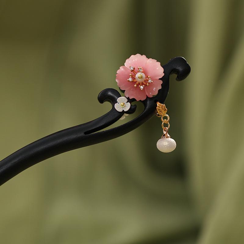 "Auspicious Lotus Cloud Sandalwood Hairpin: Ancient Chinese Style Hanfu Headdress for Women"