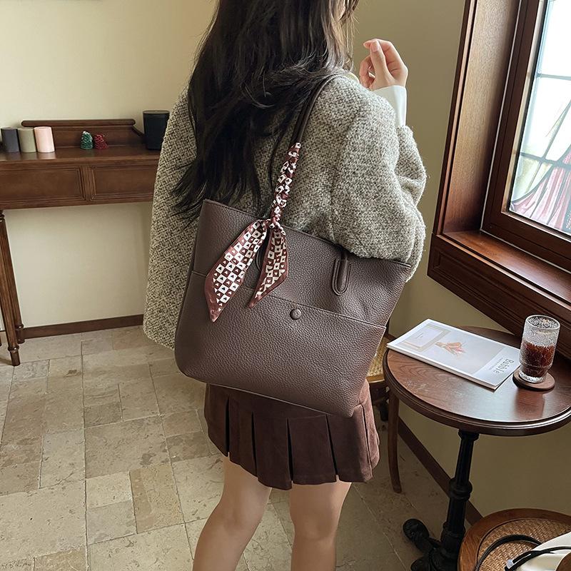 New Fashionable Underarm Women's Bag New Trendy Commuter Shoulder Bag Large Capacity Messenger Tote Bag