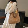 Large capacity straw woven bag women's new fashion shoulder crossbody armpit bag vacation beach woven bag