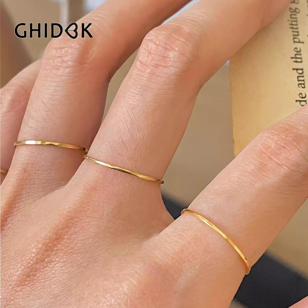 GHIDBK 0,5 mm Niezwykle Cienkie Pierścionki ze Stali Nierdzewnej Odporne na Ściemnianie dla Kobiet Modny Prosty Pierścionek Platerowany Złotem PVD 18K Styl Biurowy