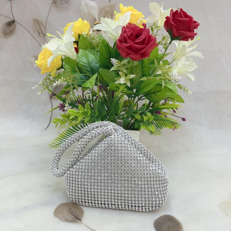 

Fashion dinner bag, diamond-encrusted handmade bag, banquet versatile evening bag, mine clutch bag, portable women s bag, sent on behalf of others.