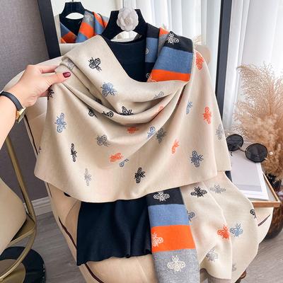 Cachecol Feminino de Inverno de Alta Qualidade Imitação de Caxemira Estampa de Borboleta Dupla Face Quente Temperamental Xale Cachecol para Sala com Ar Condicionado