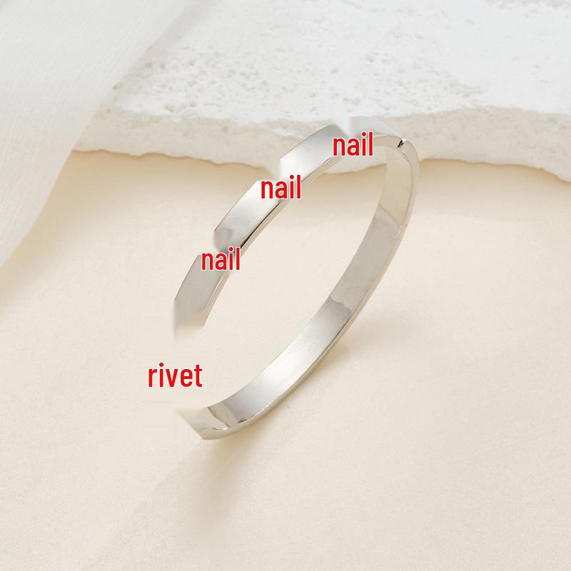 Rose Gold Titanium Steel Bracelet for Women: Light Luxury, Diamond Inlaid, Non-Fading, Fashionable, High-End European and American Style.