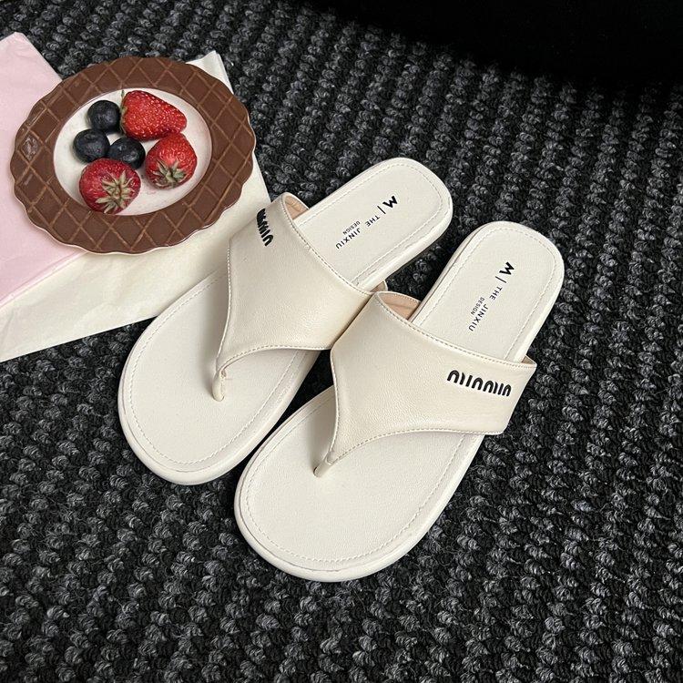 2025 Spring and Summer New Fashion Outer Wear Flat Flip-flops Women's Versatile Toe Slippers Small Fragrant Sexy