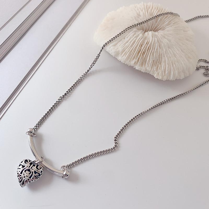 Korean Style Retro Love Heart Necklace - Trendy, Simple Clavicle Chain for Women's Fashion
