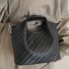 2025 Summer Woven Women's Bags, Fashionable Niche Handbags, New Messenger Bags, Large-capacity Exquisite Shoulder Bags