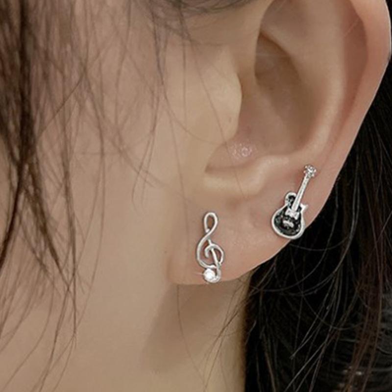 Asymmetrischer Gitarren-Musiknoten-Ohrstecker Zirkonia Statement-Ohrring Stecker Zarter Schmuck Geschenk Frauen Mädchen Empfindliches Ohr