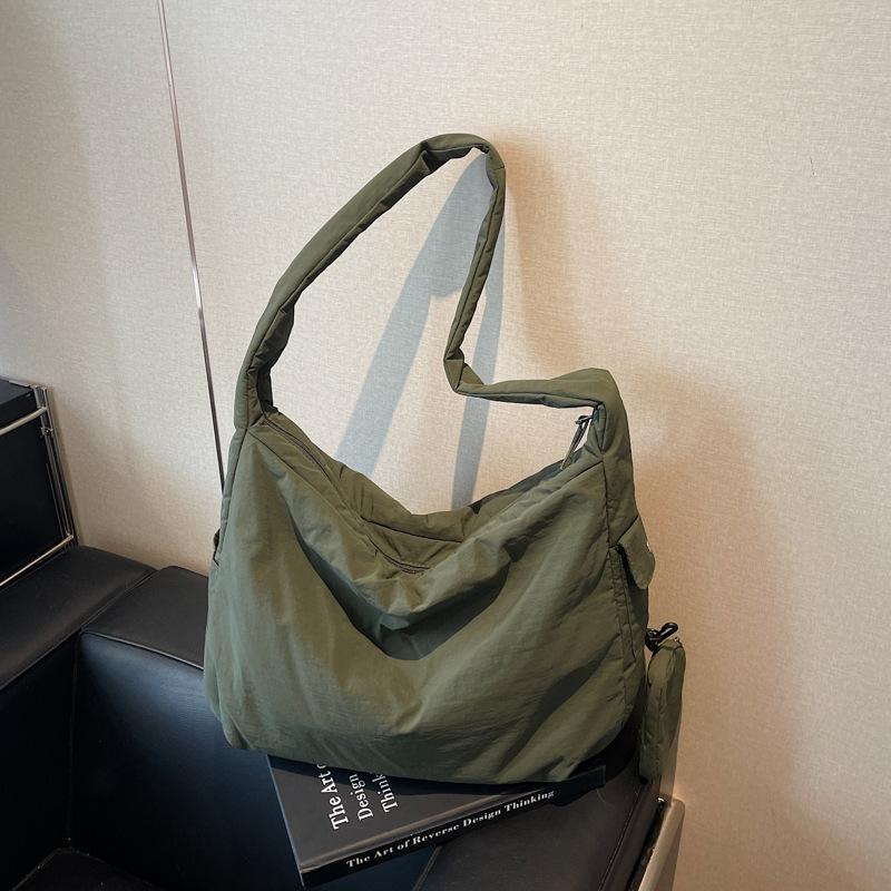 Simple and large-capacity bag Women's messenger bag New lazy style shoulder bag Casual tote bag