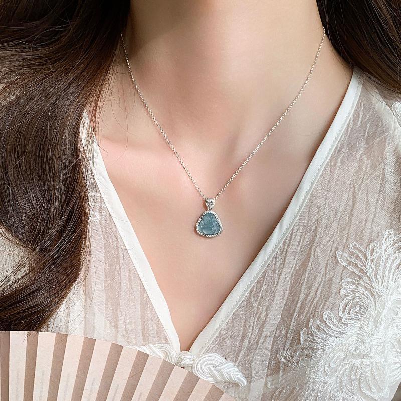 Chinese Style Natural Fresh Green Chalcedony Pendant Necklace Elegant Jewelry for Women Date Wear Valentine's Gift