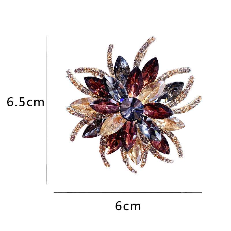 Unisex Sunflower Brooch: Elegant Suit Accessory, Versatile Coat Pin, Stylish Corsage